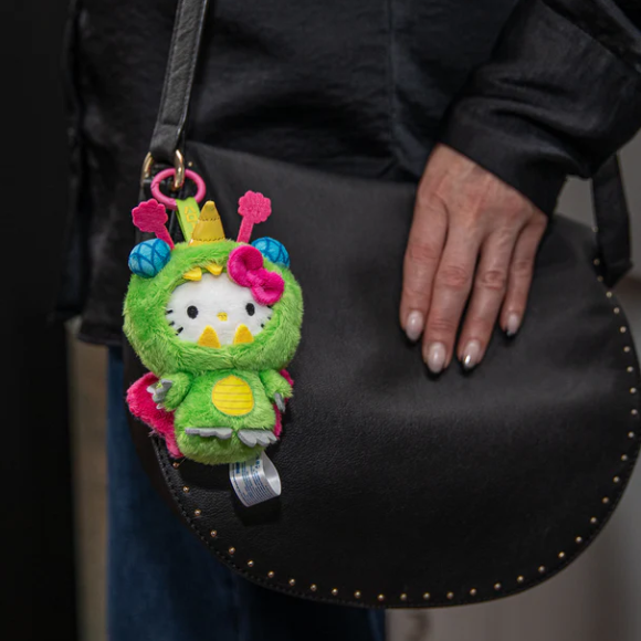 Hello Kitty 绿色小怪兽挂件