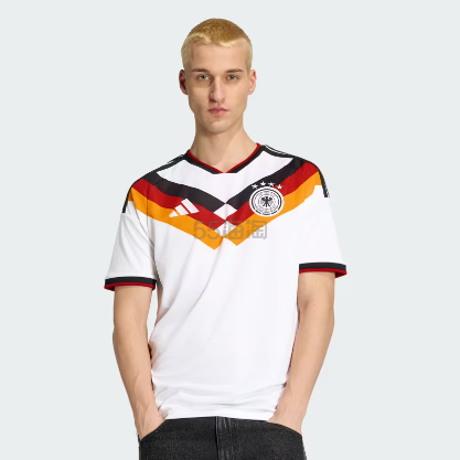 adidas 德国26 年主场球迷版球衣