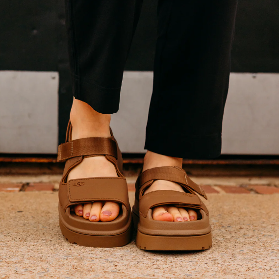 Selfridges：鞋履大促！选购UGG、On、The Row等