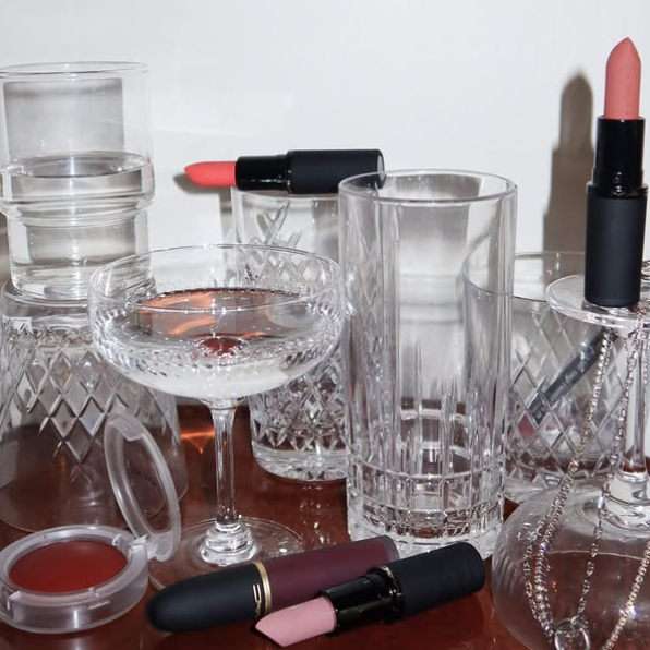 MAC Cosmetics：折扣区低至7折！入手眼影、腮红、口红等