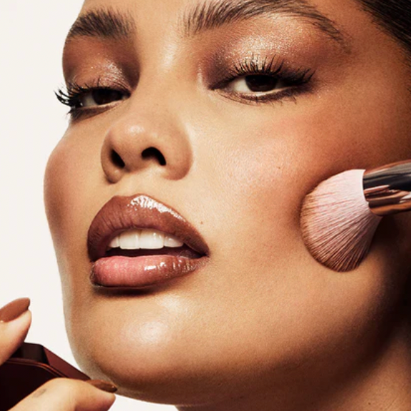 Fenty Beauty + Fenty Skin：Rihanna个人品牌！满$75享7.5折