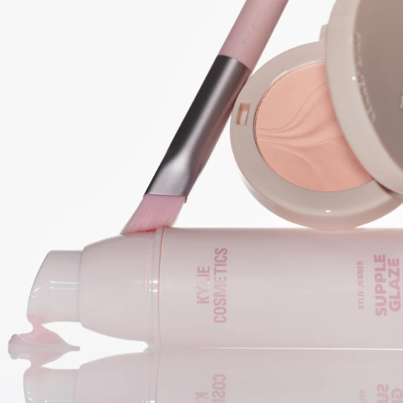 Kylie Cosmetics：上新热卖！入手柔焦提亮粉饼、保湿妆前乳等