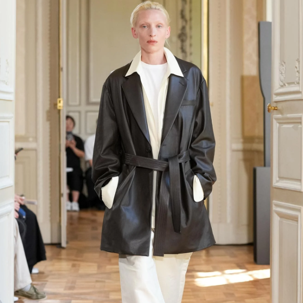 SSENSE：ssstein 极简线条穿出高级感！宽松纯棉长袖衬衫$289、牛仔裤$391