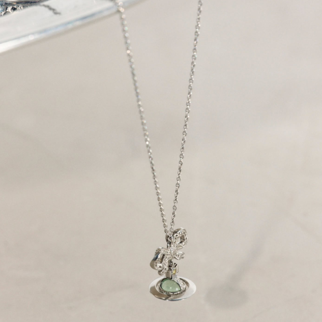SSENSE 港站：Vivienne Westwood 西太后女士配饰折扣专场！浮雕满钻土星耳钉HK$730