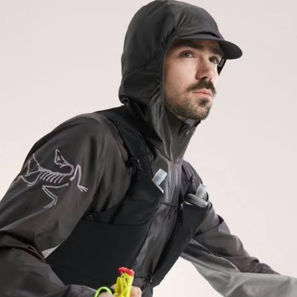 SSENSE：Arc'teryx 男士专场！硬壳冲锋衣、越野跑鞋