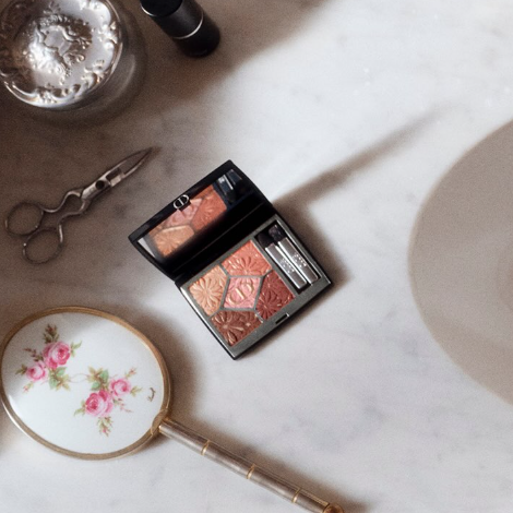 Sephora：Dior 彩妆夏日上新！水光高光棒、限定后台腮红