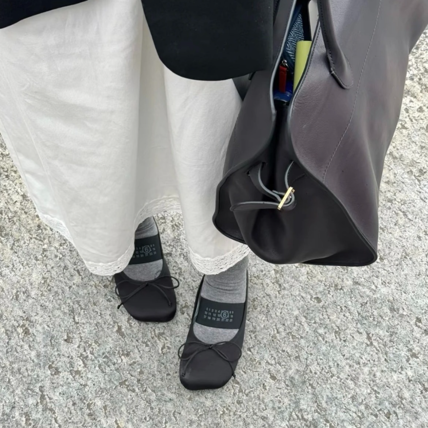 SSENSE：MM6 Maison Margiela 时尚专场！棉府绸短裤$99、运动鞋$262