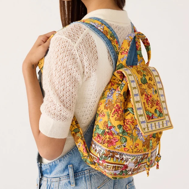 Vera Bradley X Gilmore Girls 25 周年联名系列！入背包、单肩包