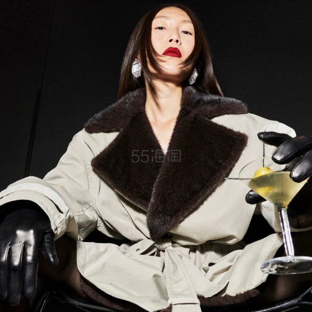 Alexander Wang:秋冬时尚上新!入加绒牛仔夹克、仿皮草高领上衣等