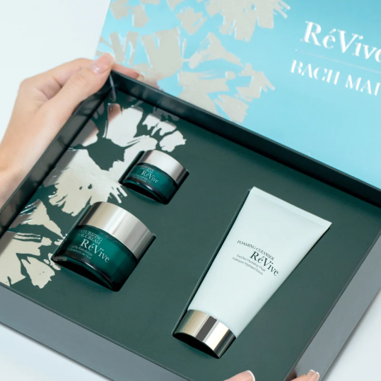Revive：月末私促！一夜回春面部油$221、再生面霜套装$65