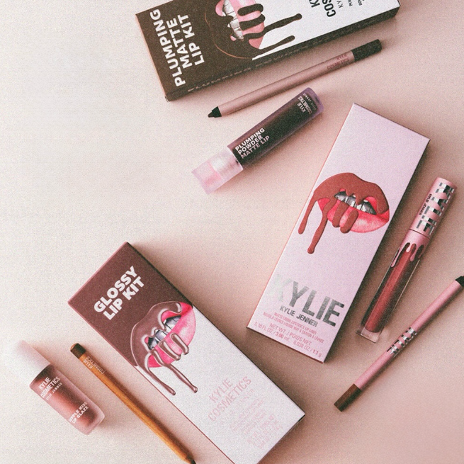 Kylie Cosmetics：香氛与唇部套装上新
