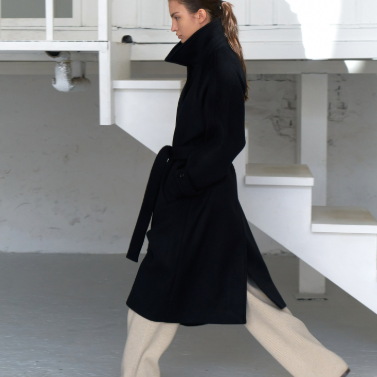 SSENSE：Nothing Written 韩系极简女装！白色长裤$69、开衫$137